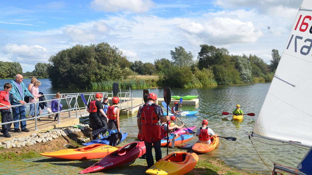 conningbrook-lake-people-and-canoes.jpg