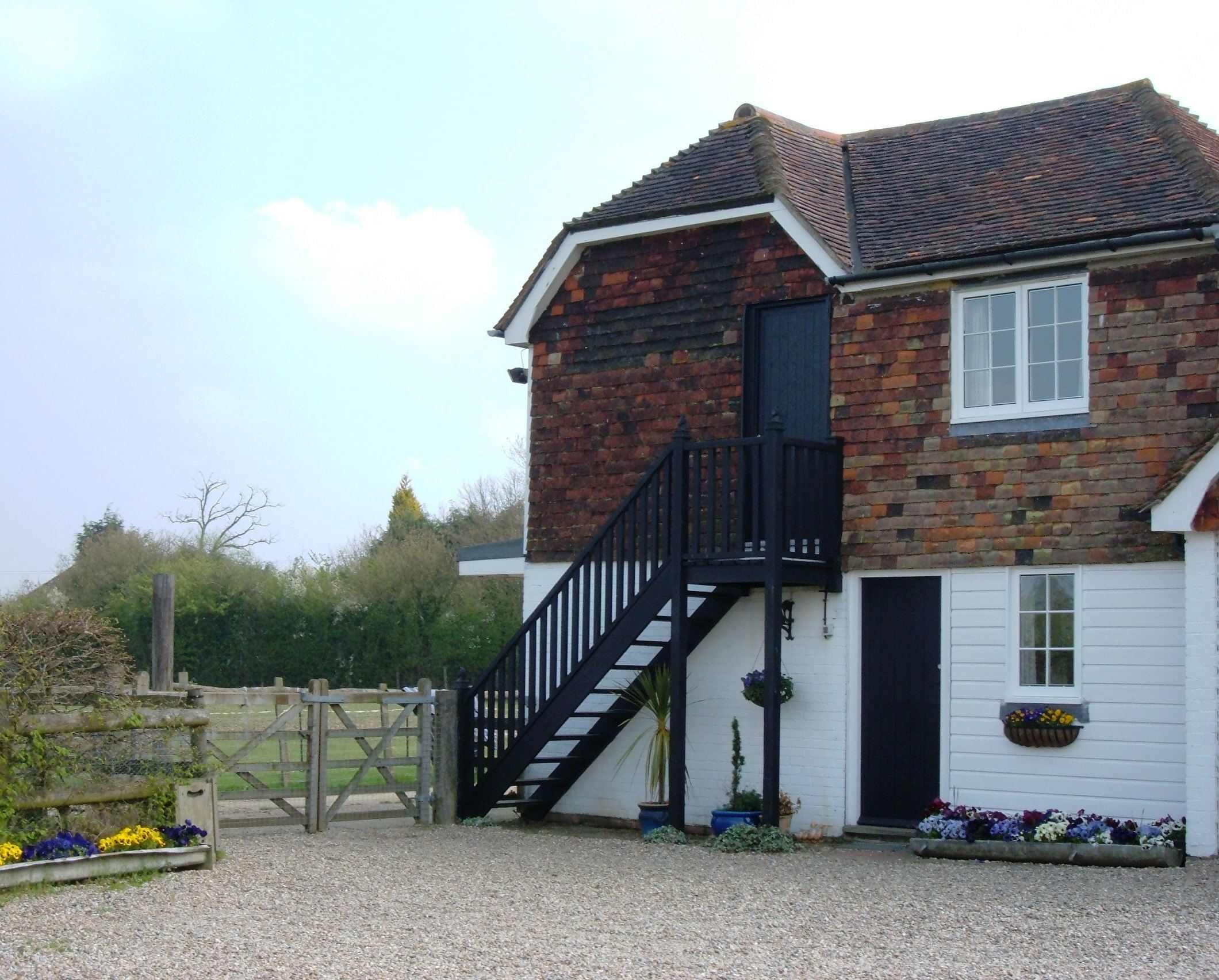 thestablecottage1.jpg