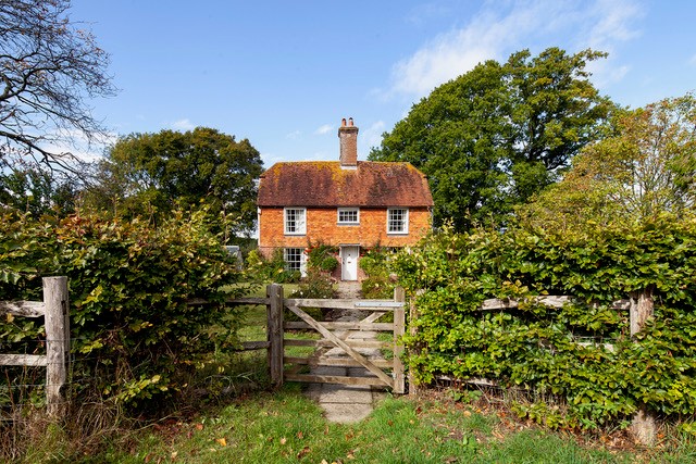 Oxney Organic Estate Accommodation March2021 (New Brochure Image)